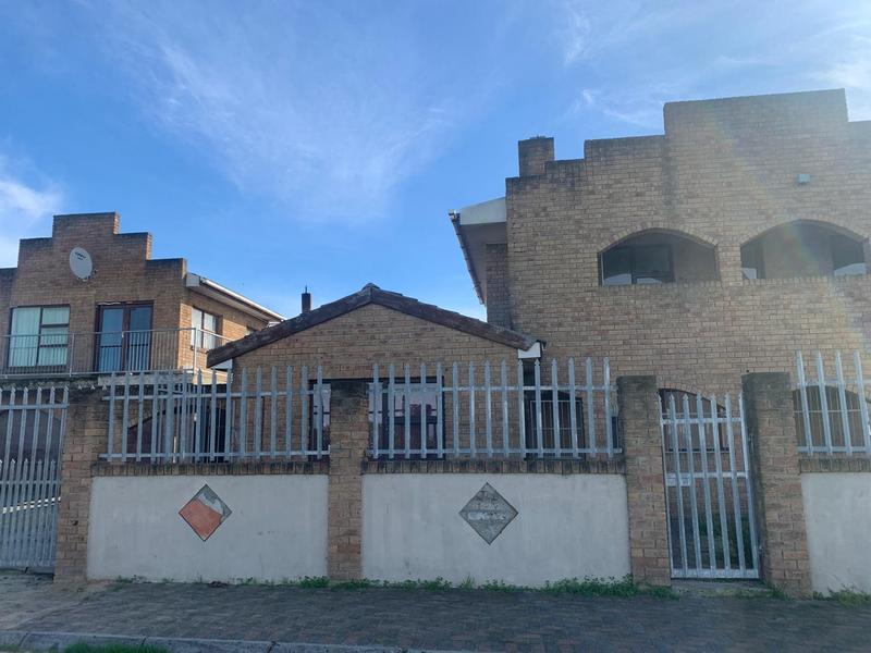 6 Bedroom Property for Sale in High Places Western Cape